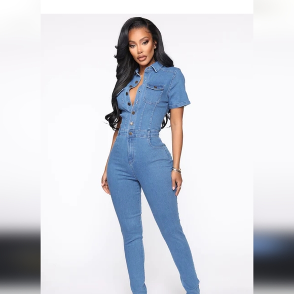 Beautiful button up jumpsuit - Picture 1 of 6